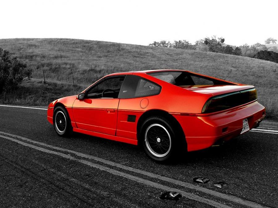  Pontiac Fiero 1984 года  (фото 2 из 19)